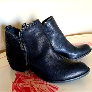 Lucky Brand Quilted Zipper Ankle Boots Black Leather Cowboy Heel Booties 8